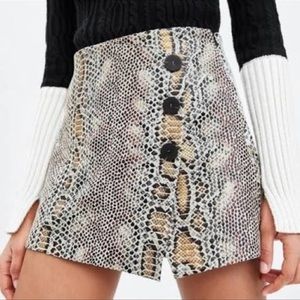 Zara trf collection brown, black, & tan snake print side zip skort size small